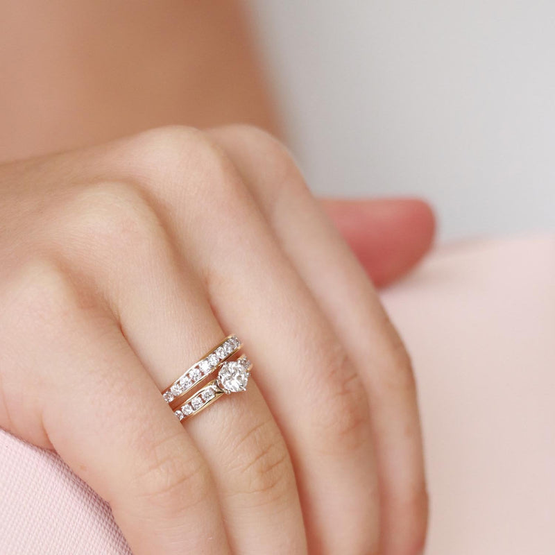 1ct Round Brilliant Diamond Solitaire Engagement Ring Set In 18ct