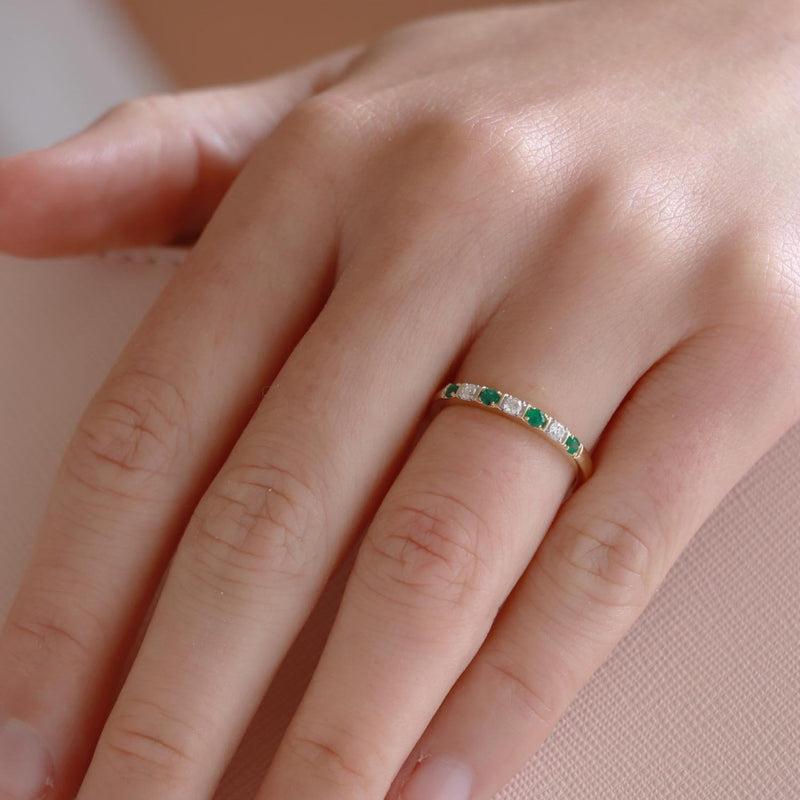 Emerald Ring with 0.1ct Diamonds in 9K Yellow Gold